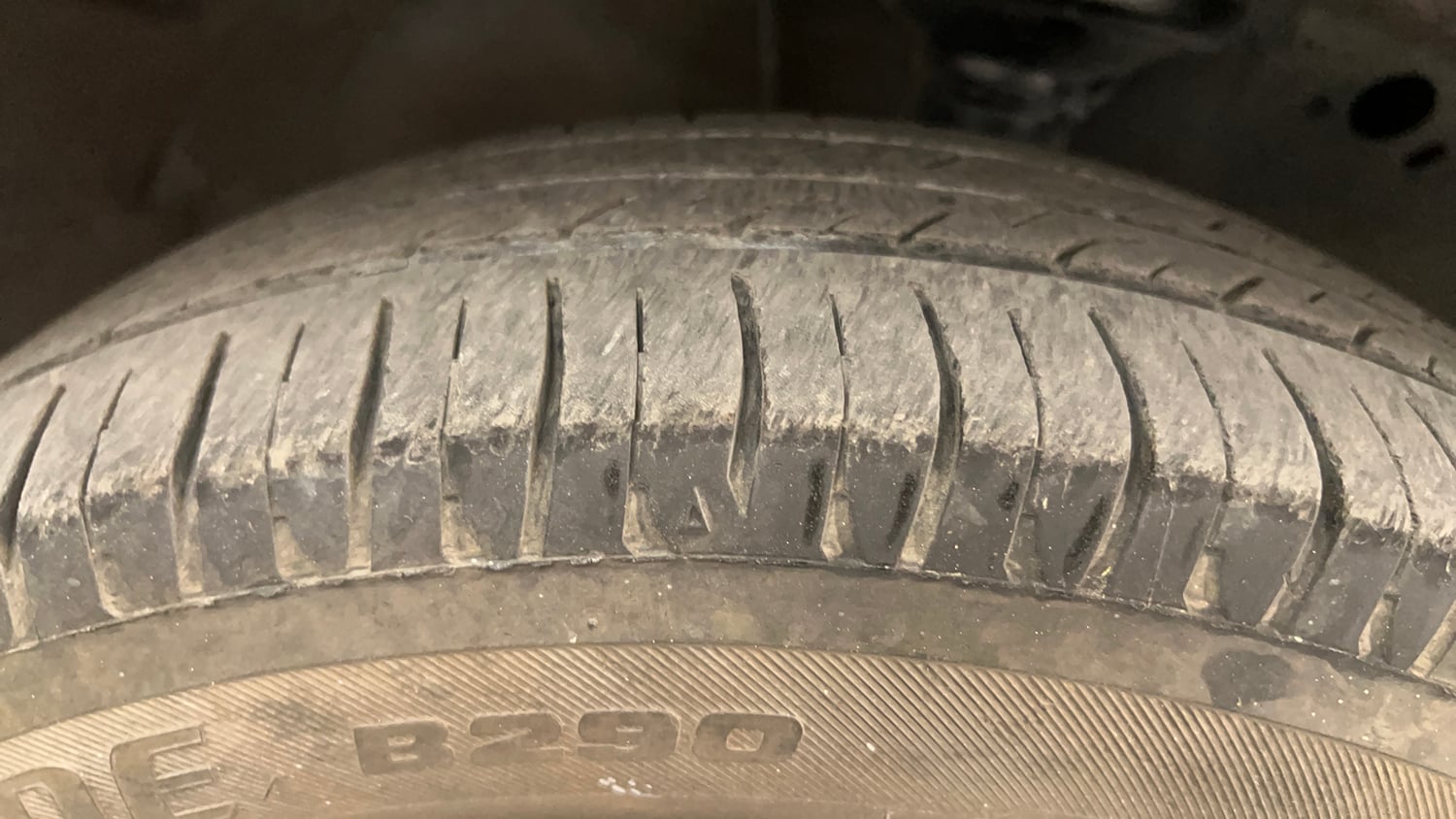 Used 2014 Maruti Suzuki Wagon R VXI Petrol Manual tyres RIGHT FRONT TYRE TREAD VIEW