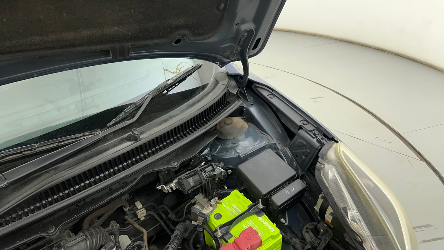 Used 2018 Maruti Suzuki Baleno Alpha 1.2 Petrol Manual engine ENGINE LEFT SIDE HINGE & APRON VIEW