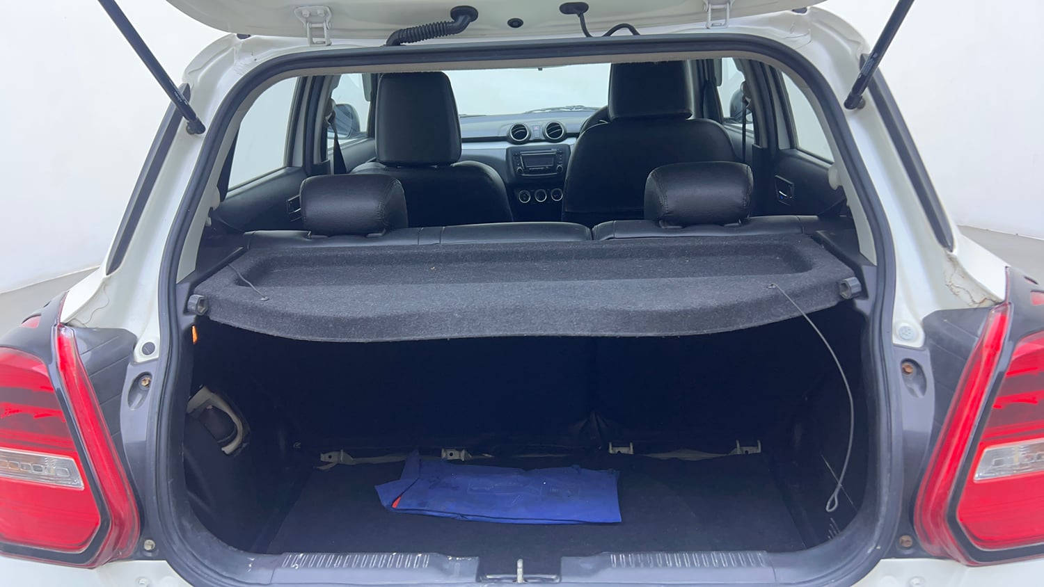 Used 2018 Maruti Suzuki Swift ZXi AMT Petrol Automatic interior DICKY INSIDE VIEW
