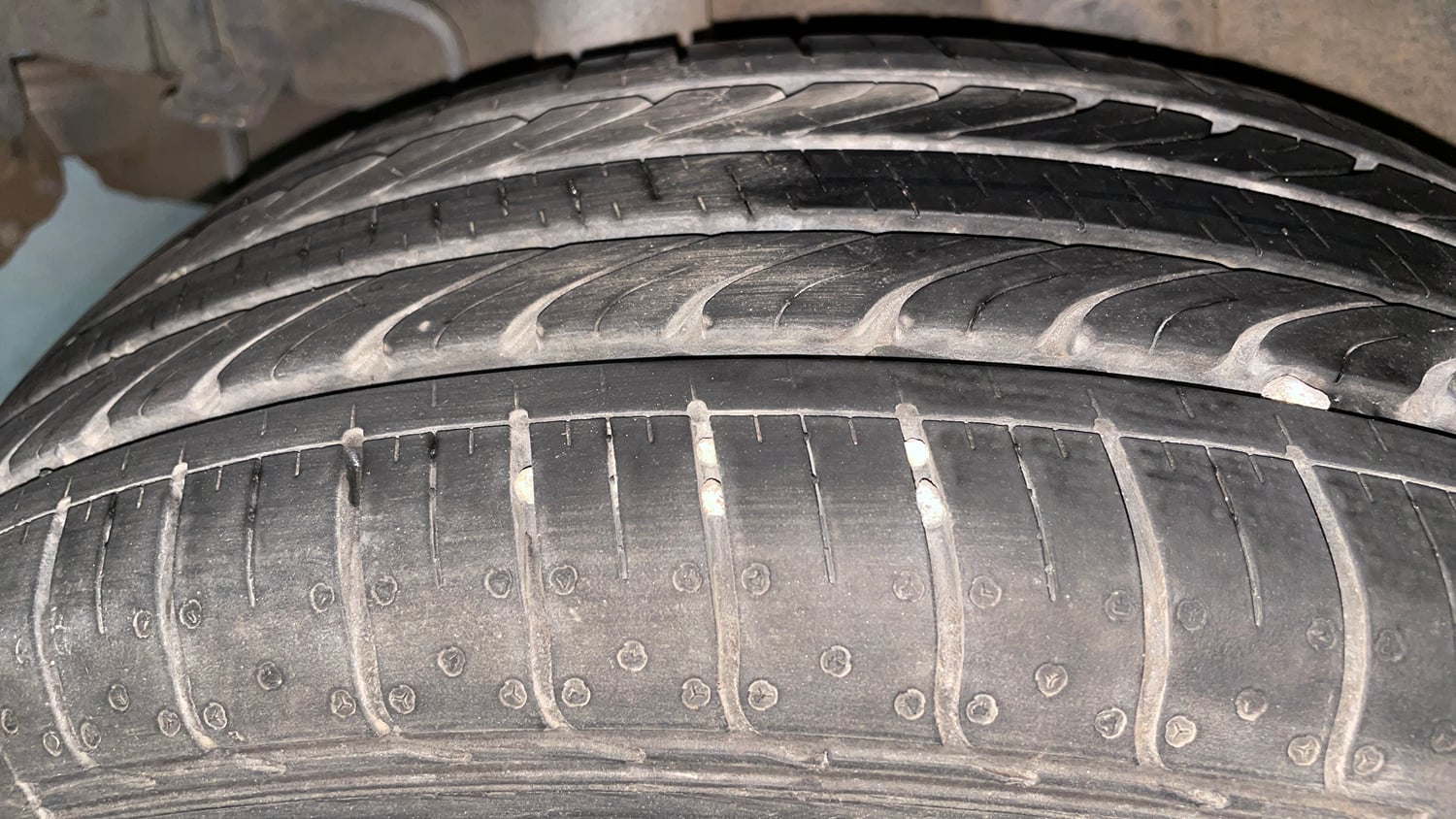 Used 2024 Hyundai Venue SX 1.2 Petrol Petrol Manual tyres RIGHT REAR TYRE TREAD VIEW