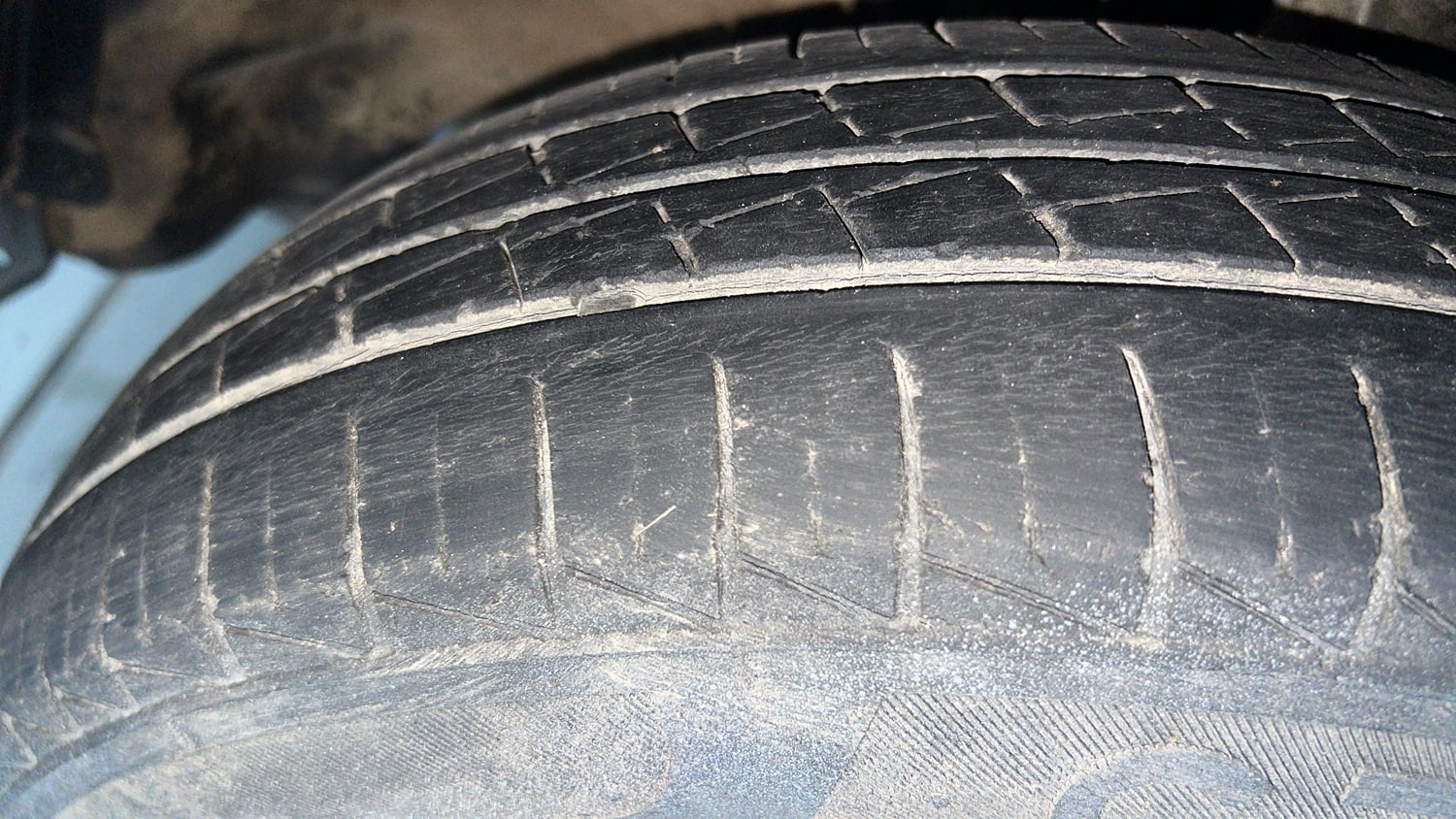 Used 2021 Maruti Suzuki Alto 800 VXi Petrol Manual tyres LEFT FRONT TYRE TREAD VIEW