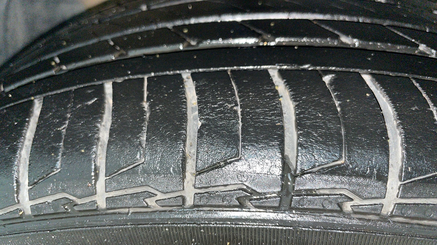 Used 2025 Kia Seltos GTX Plus 1.5 Diesel AT Diesel Automatic tyres LEFT FRONT TYRE TREAD VIEW