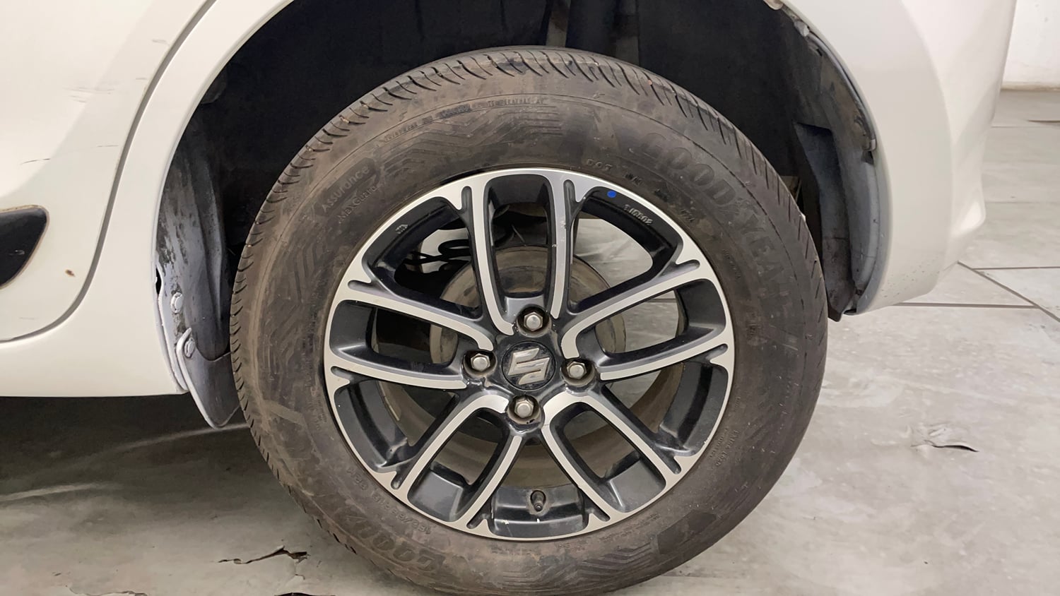 Used 2020 Maruti Suzuki Swift ZXi Plus AMT Petrol Automatic tyres LEFT REAR TYRE RIM VIEW