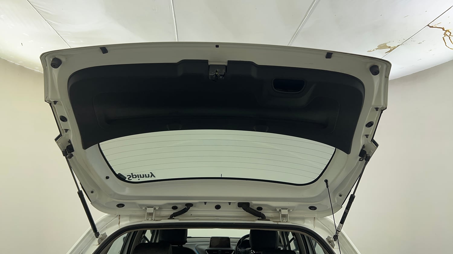 Used 2022 Tata Altroz XZ Plus Petrol+CNG (Outside Fitted) Cng Manual interior DICKY DOOR OPEN VIEW