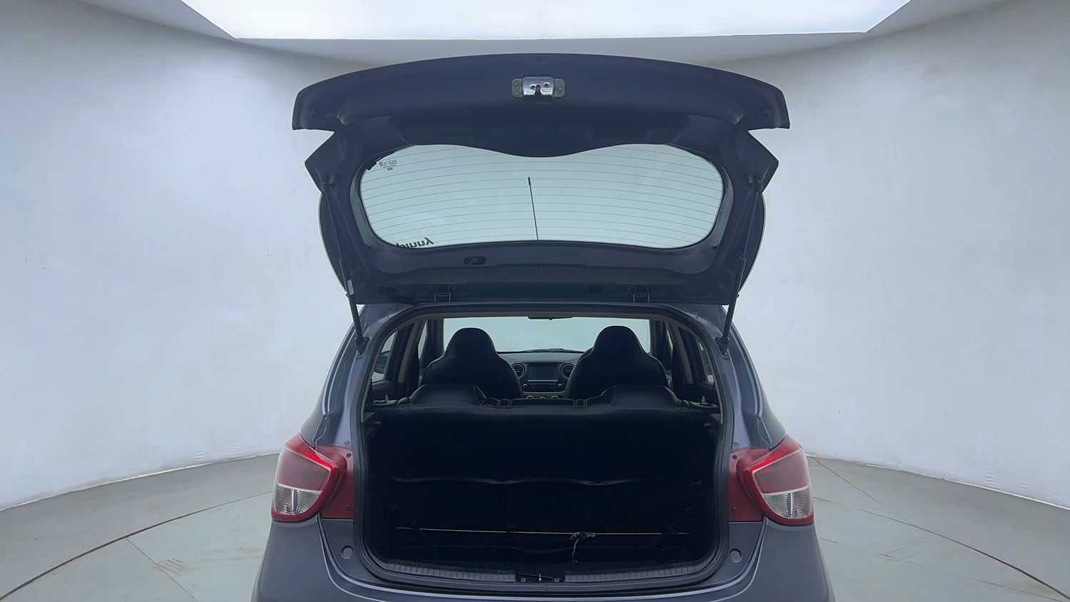 Used 2018 Hyundai Grand i10 Sportz 1.2 Kappa VTVT Petrol Manual interior DICKY DOOR OPEN VIEW