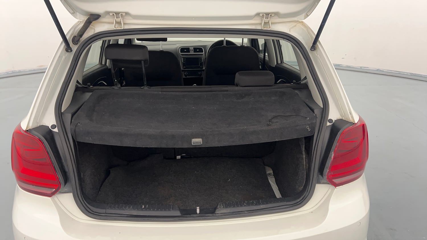 Used 2019 Volkswagen Polo Highline Plus 1.0 (P) Petrol Manual interior DICKY INSIDE VIEW