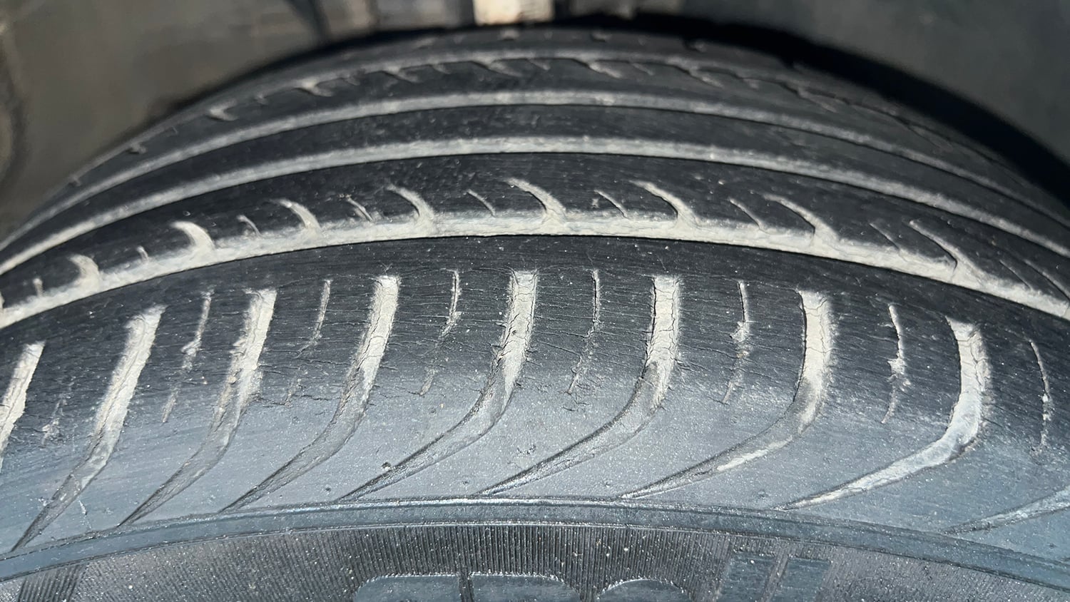 Used 2019 Volkswagen Polo CUP Edition Petrol Petrol Manual tyres RIGHT FRONT TYRE TREAD VIEW