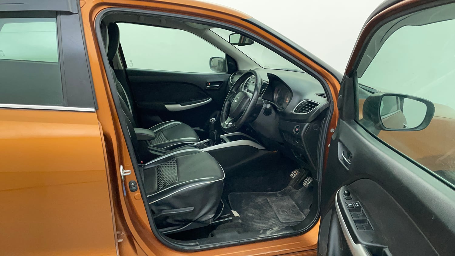 Used 2016 Maruti Suzuki Baleno Zeta 1.2 Petrol Manual interior RIGHT SIDE FRONT DOOR CABIN VIEW