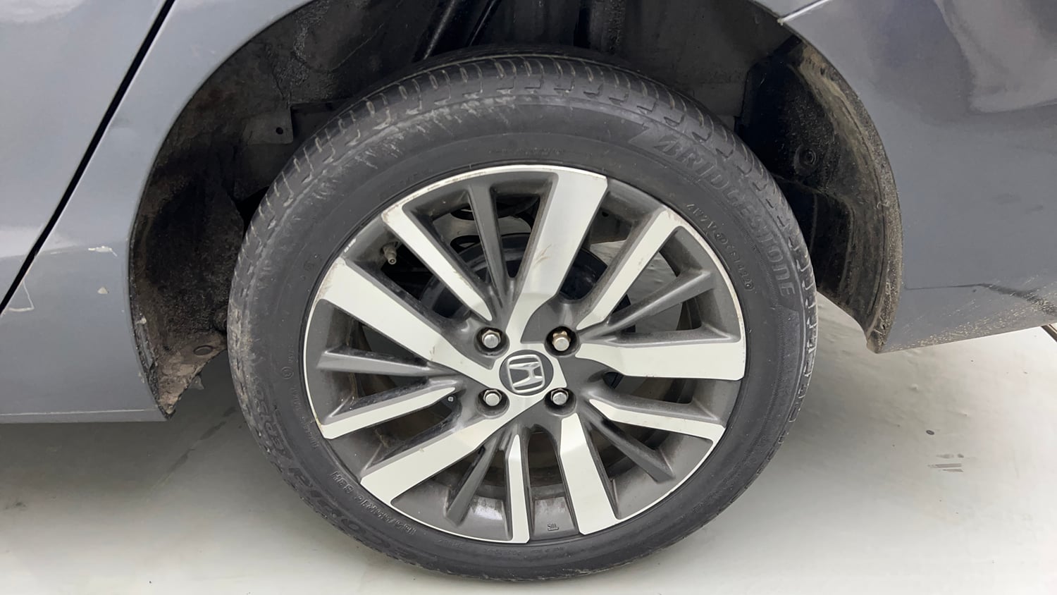 Used 2022 Honda City VX CVT Petrol Petrol Automatic tyres LEFT REAR TYRE RIM VIEW