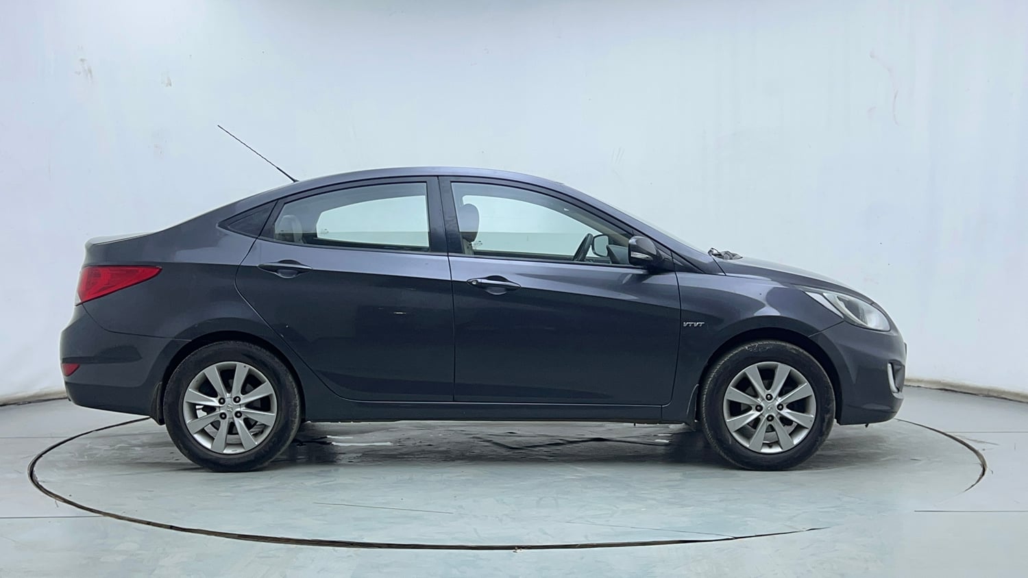 Used 2012 Hyundai Verna Fluidic 1.6 VTVT SX Petrol Manual exterior RIGHT SIDE VIEW