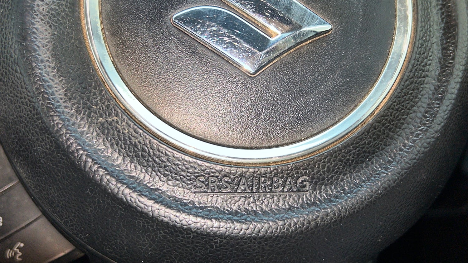 Used 2019 Maruti Suzuki XL6 Alpha AT Petrol Petrol Automatic top_features Airbags