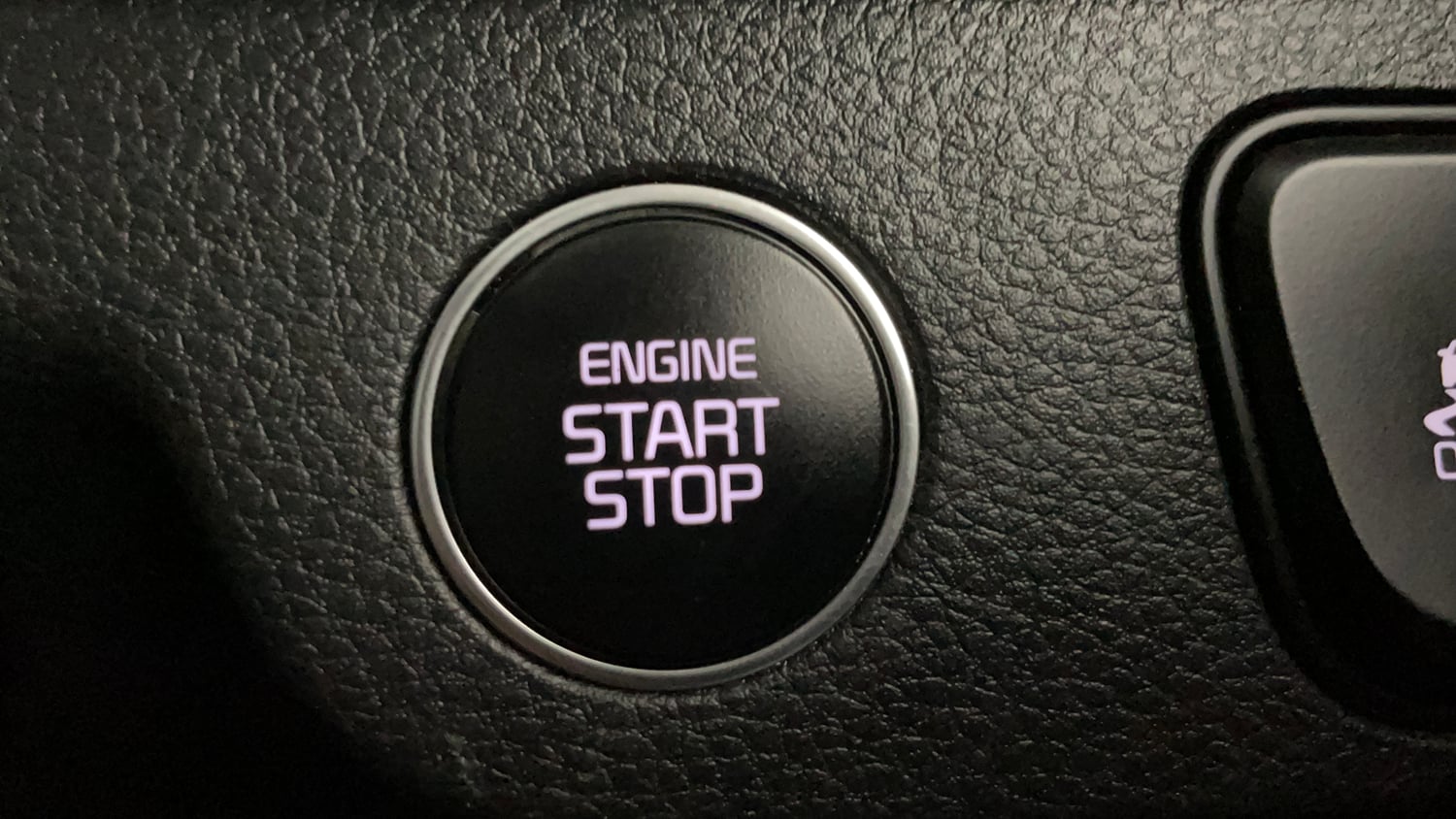 Used 2025 Kia Seltos GTX Plus 1.5 Diesel AT Diesel Automatic top_features Keyless start