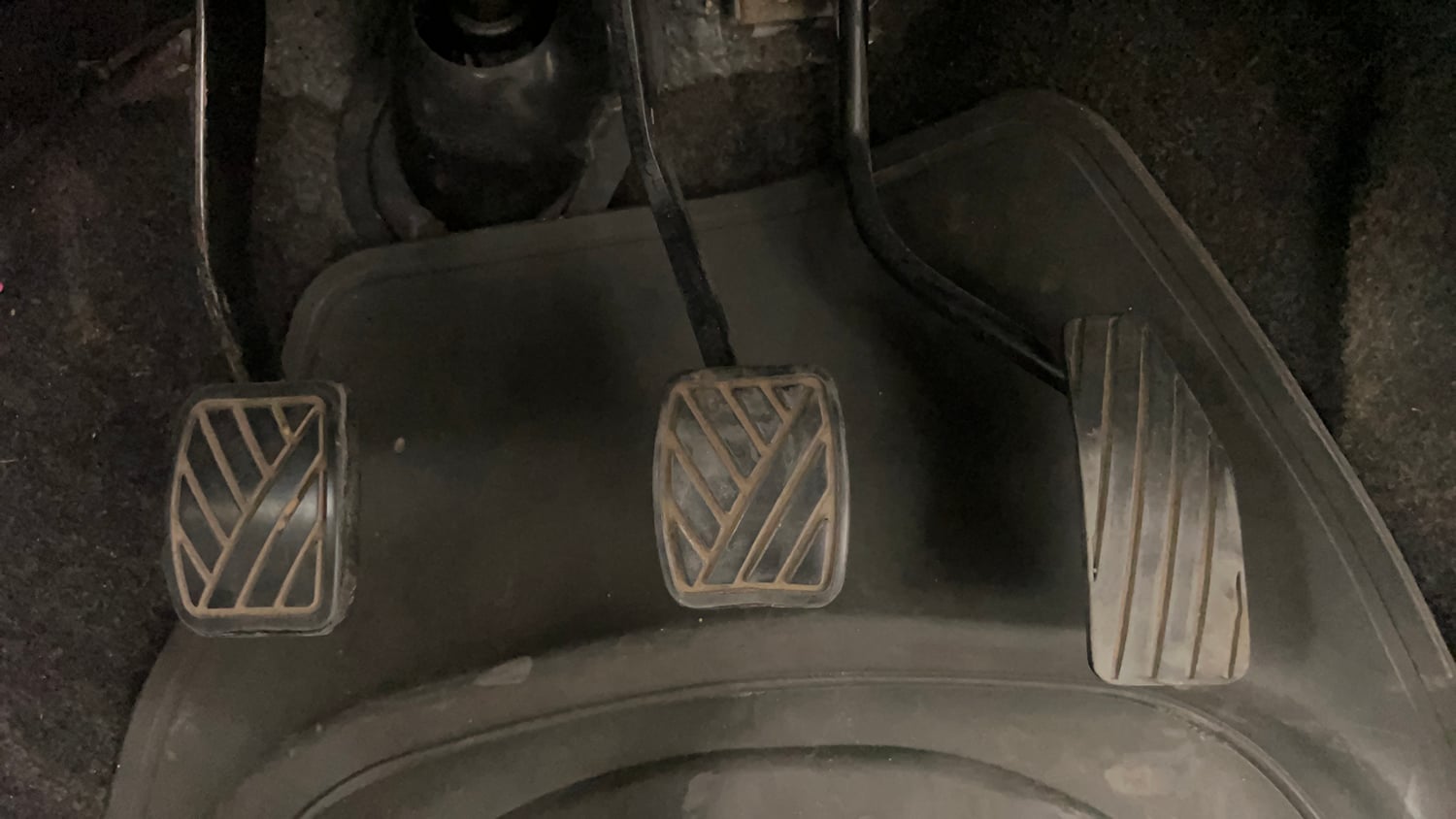 Used 2014 Maruti Suzuki Wagon R VXI Petrol Manual interior PEDALS VIEW