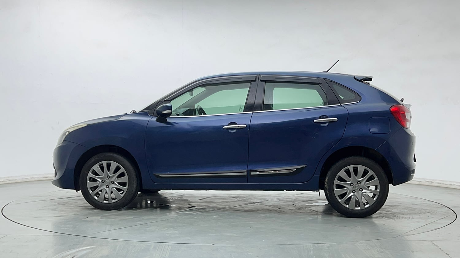 Used 2017 Maruti Suzuki Baleno Alpha 1.2 Petrol Manual exterior LEFT SIDE VIEW
