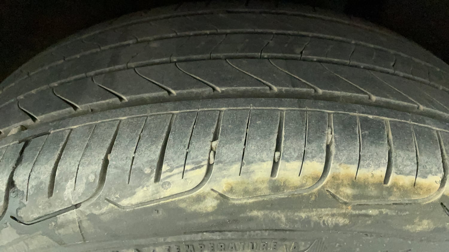 Used 2016 Maruti Suzuki Baleno Zeta 1.2 Petrol Manual tyres LEFT REAR TYRE TREAD VIEW