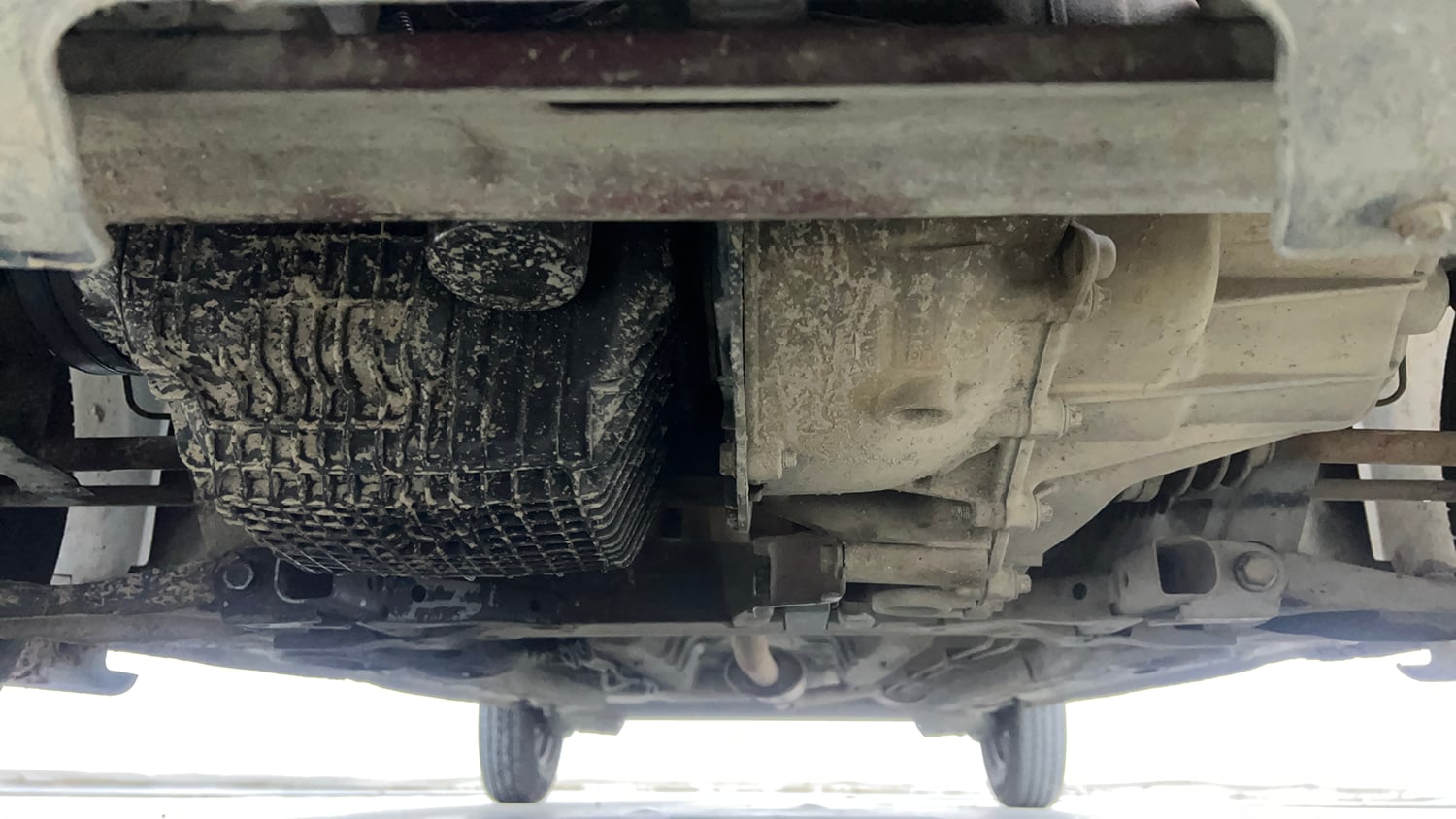 Used 2019 Renault Kwid 1.0 RXT AMT Opt Petrol Automatic extra FRONT LEFT UNDERBODY VIEW