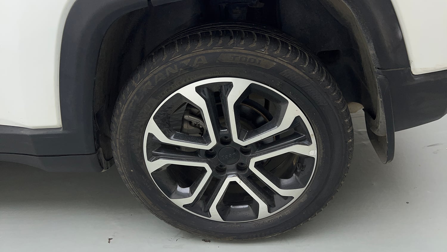 Used 2022 Jeep Compass Limited (O) 2.0 Diesel Diesel Manual tyres LEFT REAR TYRE RIM VIEW