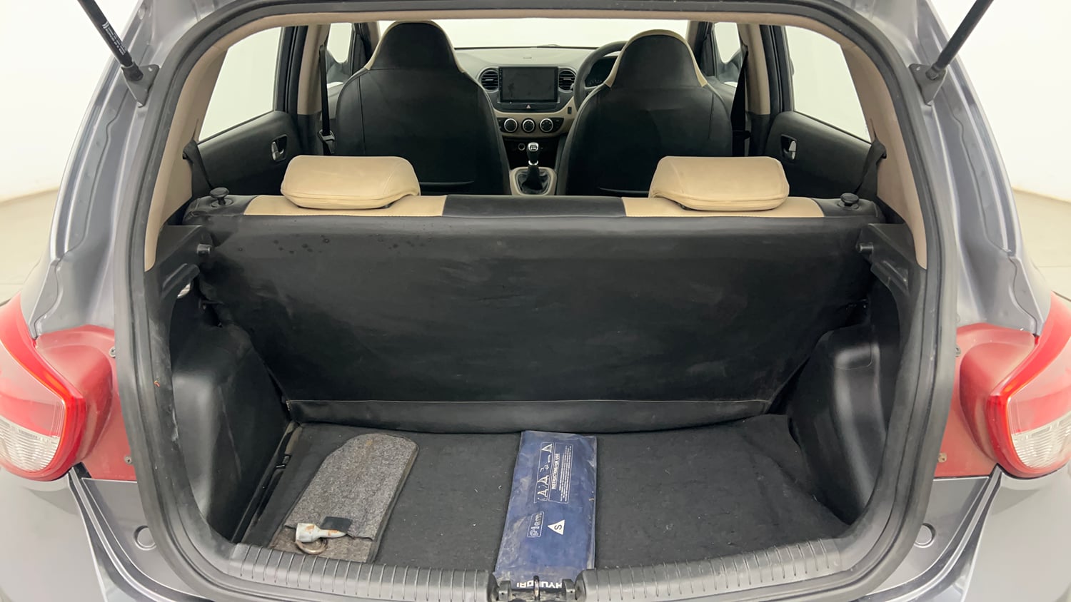 Used 2013 Hyundai Grand i10 Asta 1.2 Kappa VTVT Petrol Manual interior DICKY INSIDE VIEW