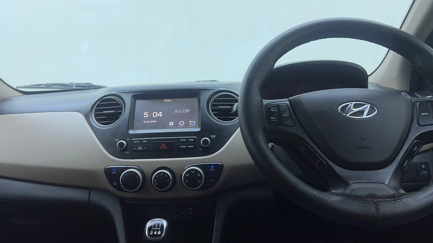 Used 2018 Hyundai Grand i10 Sportz 1.2 Kappa VTVT Petrol Manual top_features Touch screen infotainment system