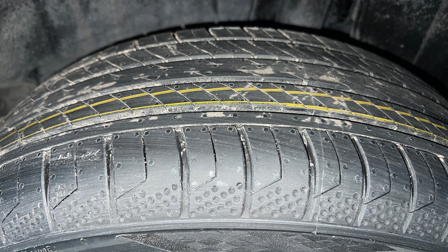 Used 2023 Maruti Suzuki Fronx Delta Plus 1.2L MT Petrol Manual tyres LEFT REAR TYRE TREAD VIEW