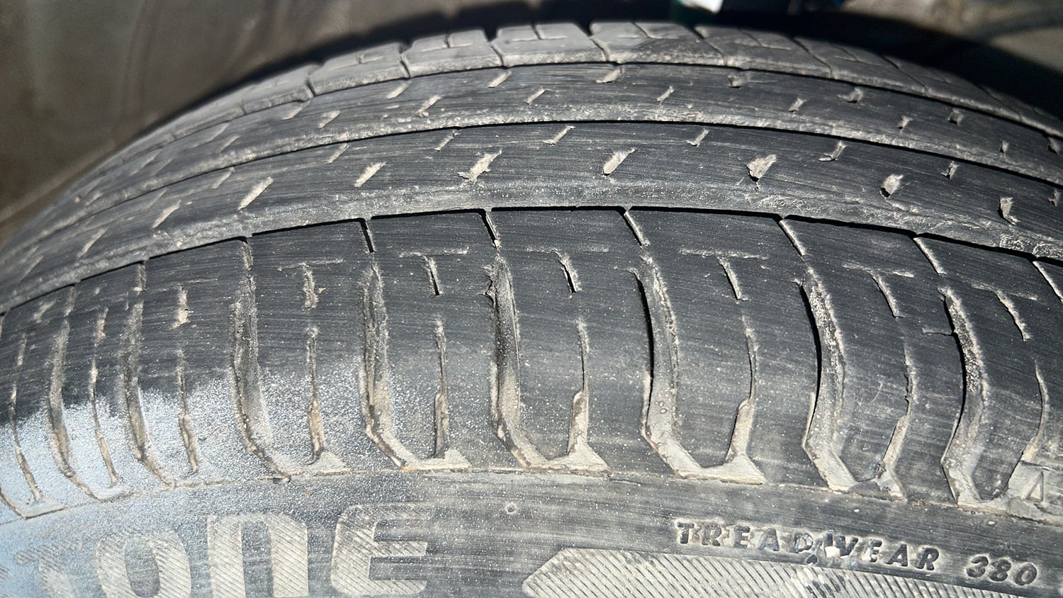 Used 2021 Maruti Suzuki Swift VXi Petrol Manual tyres RIGHT FRONT TYRE TREAD VIEW