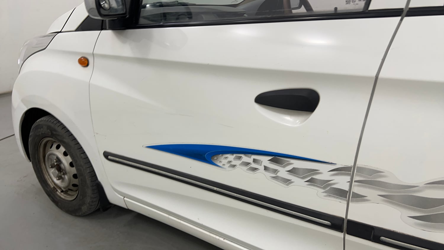 Used 2016 Hyundai Eon D-Lite + Petrol Manual dents MINOR SCRATCH