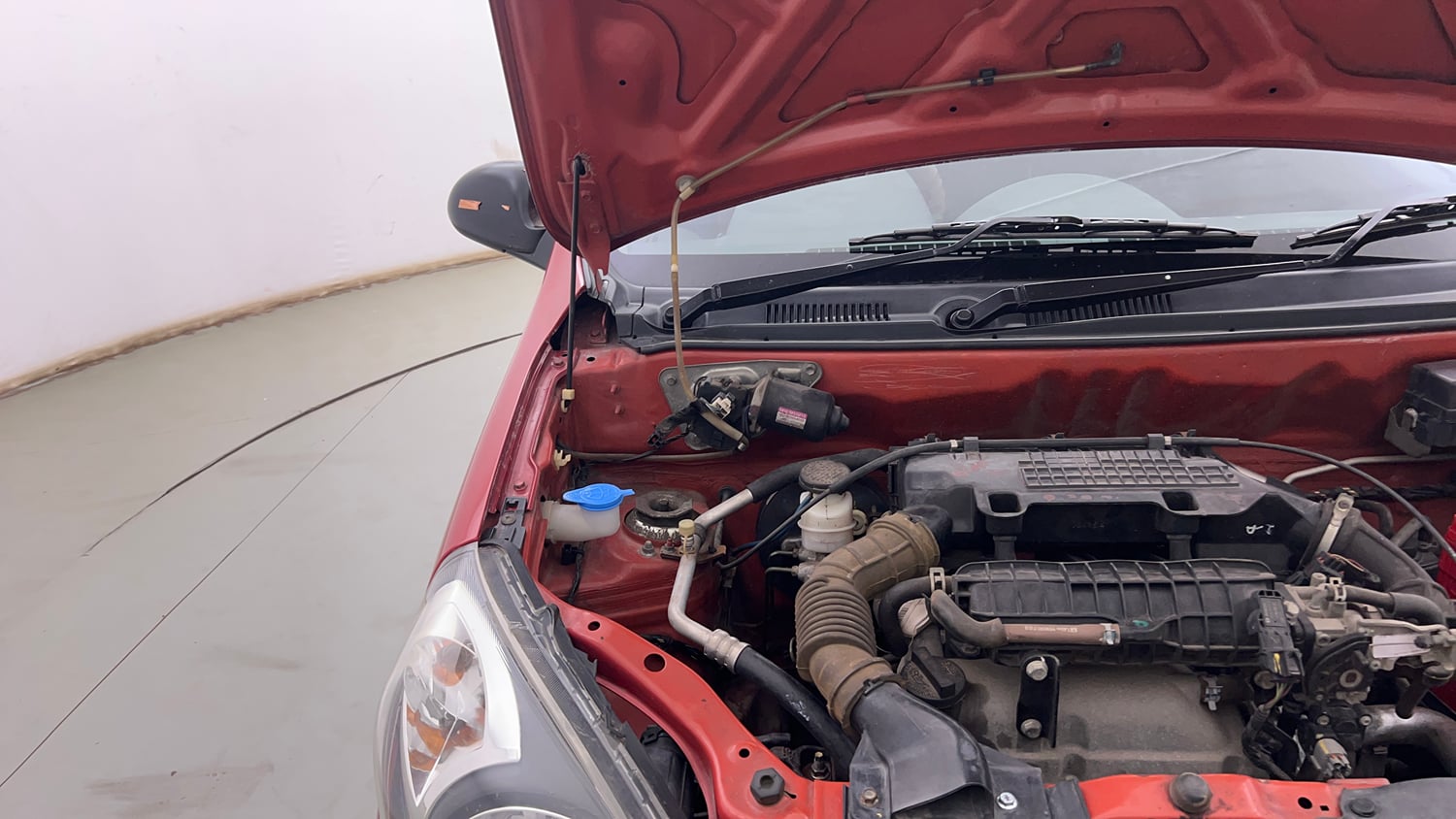 Used 2016 Maruti Suzuki Alto 800 Lxi Petrol Manual engine ENGINE RIGHT SIDE HINGE & APRON VIEW