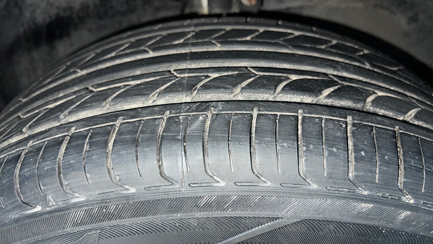 Used 2023 Maruti Suzuki Fronx Delta Plus 1.2L MT Petrol Manual tyres RIGHT FRONT TYRE TREAD VIEW