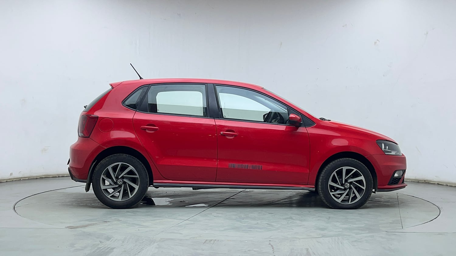Used 2020 Volkswagen Polo Comfortline Plus 1.0L MPI Petrol Manual exterior RIGHT SIDE VIEW