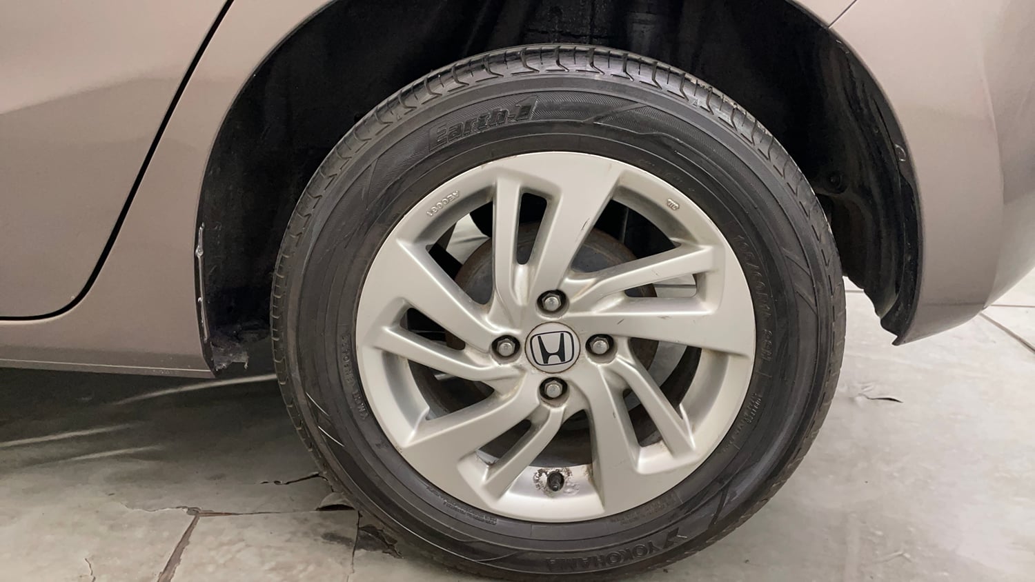 Used 2016 Honda Jazz V Petrol Petrol Manual tyres LEFT REAR TYRE RIM VIEW