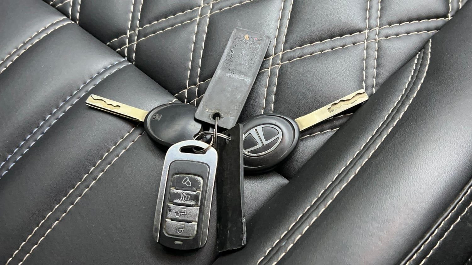 Used 2022 Tata Punch Pure MT Petrol Manual extra CAR KEY VIEW