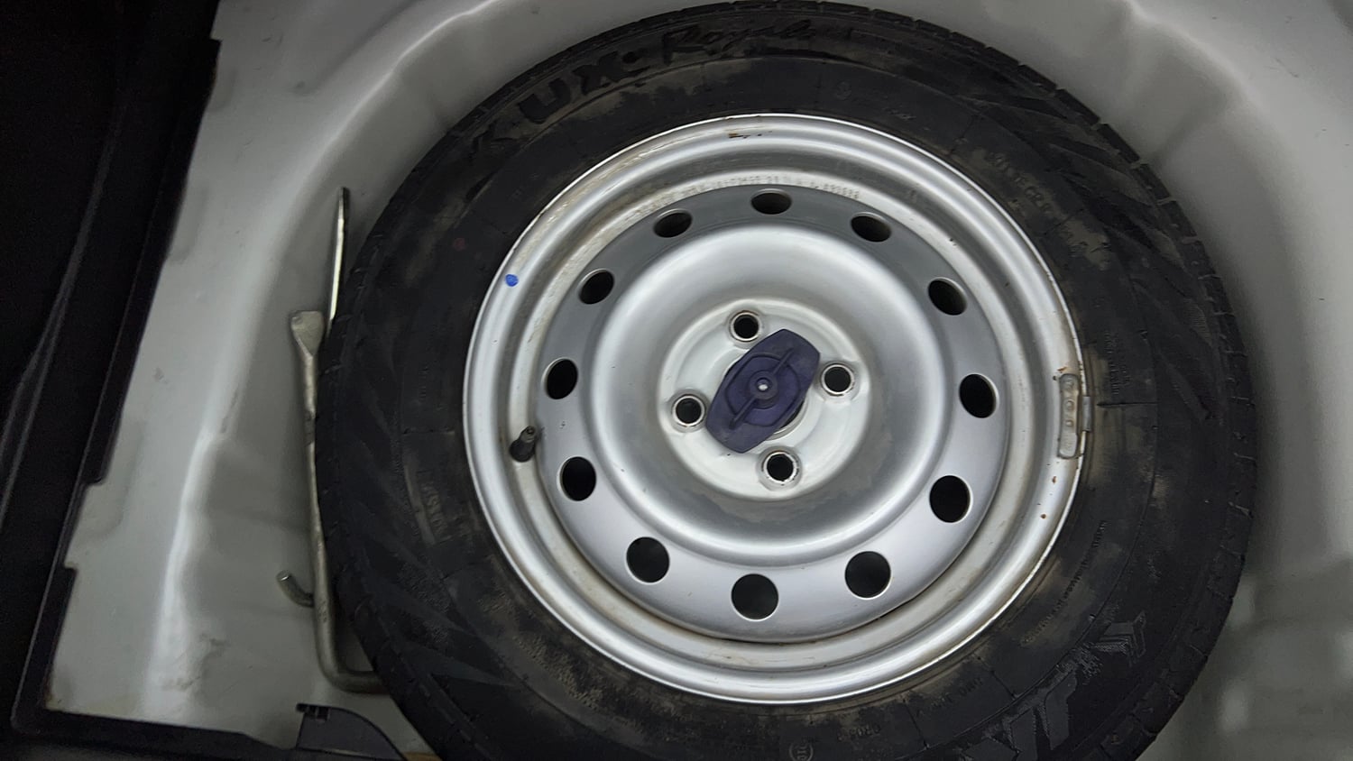 Used 2022 Maruti Suzuki Swift LXi Petrol Manual tyres SPARE TYRE VIEW