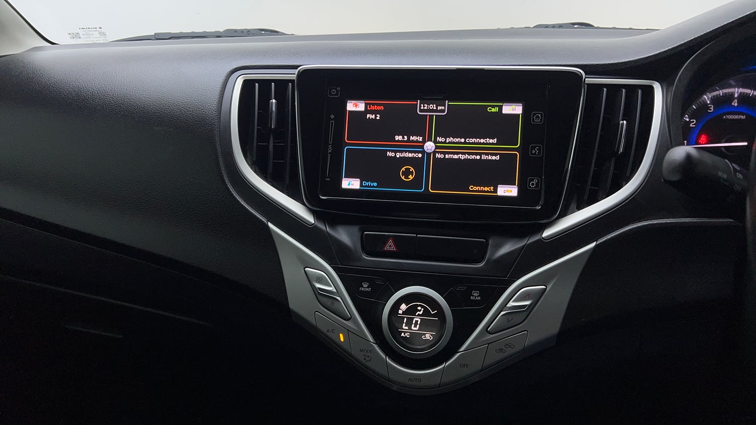 Used 2017 Maruti Suzuki Baleno Alpha 1.2 Petrol Manual top_features Touch screen infotainment system