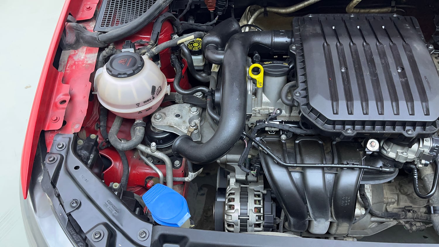 Used 2020 Volkswagen Polo Comfortline Plus 1.0L MPI Petrol Manual engine ENGINE RIGHT SIDE VIEW