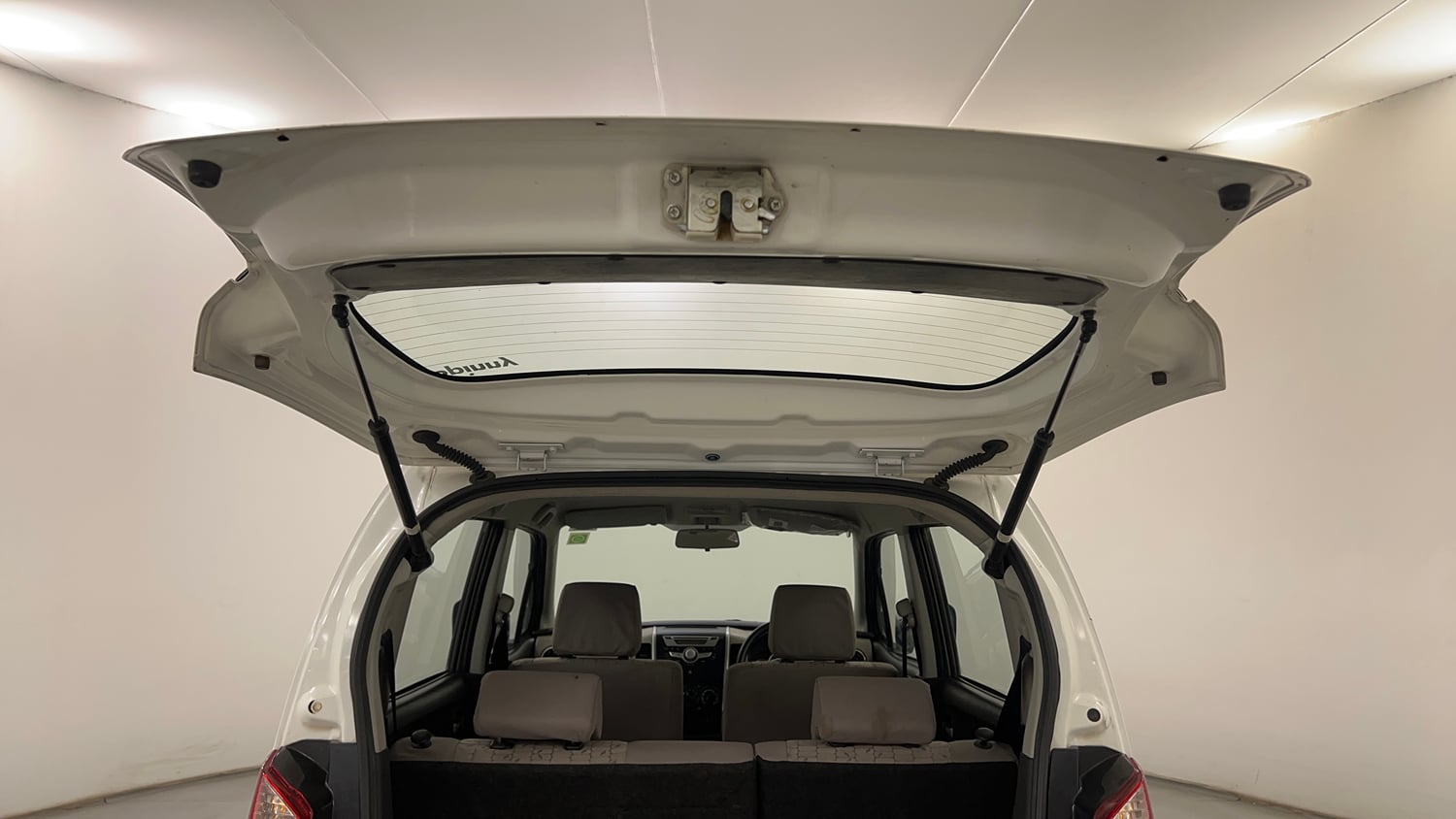Used 2014 Maruti Suzuki Wagon R VXI Petrol Manual interior DICKY DOOR OPEN VIEW