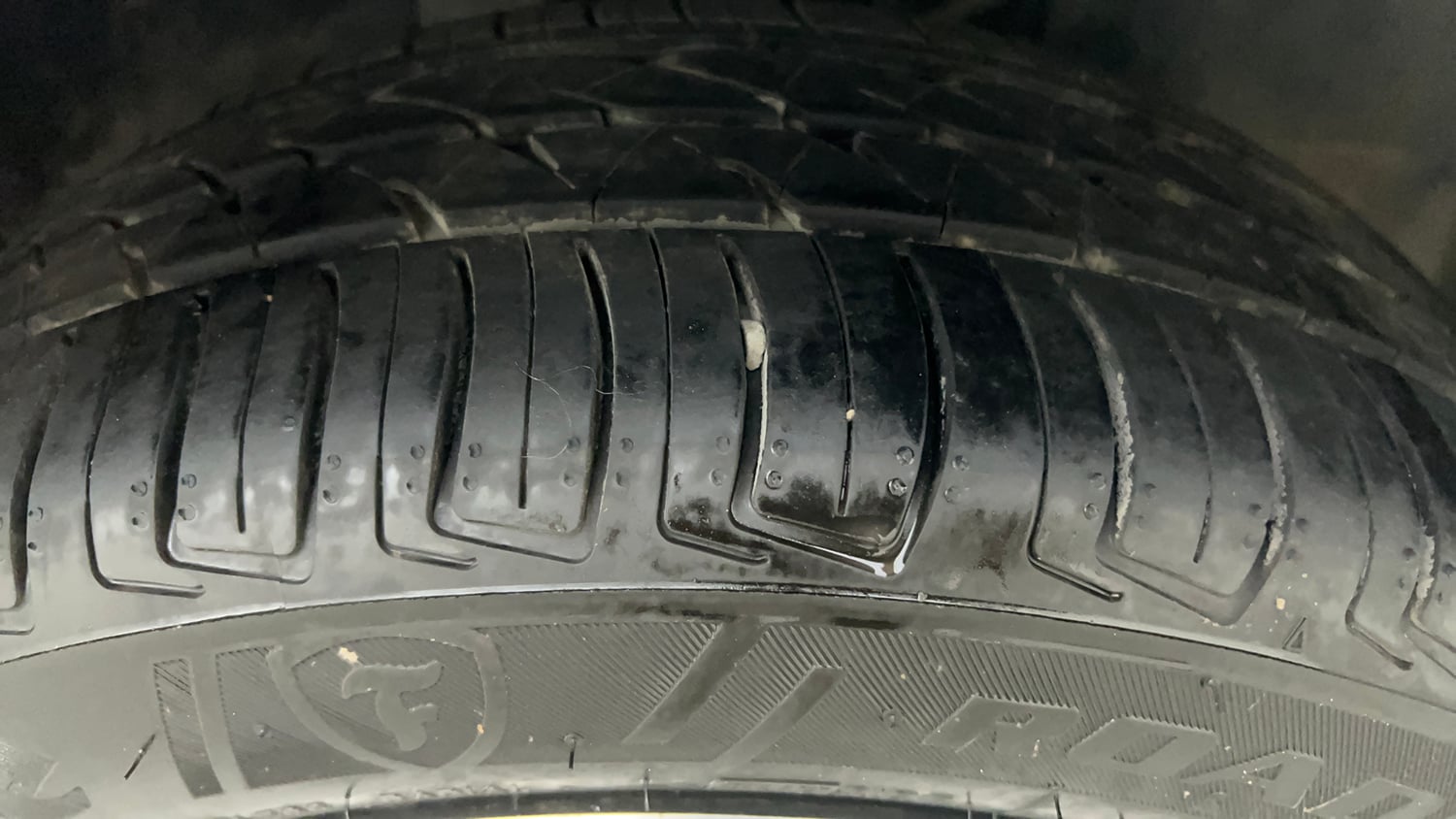 Used 2022 Tata Altroz XZ Plus Petrol+CNG (Outside Fitted) Cng Manual tyres RIGHT FRONT TYRE TREAD VIEW