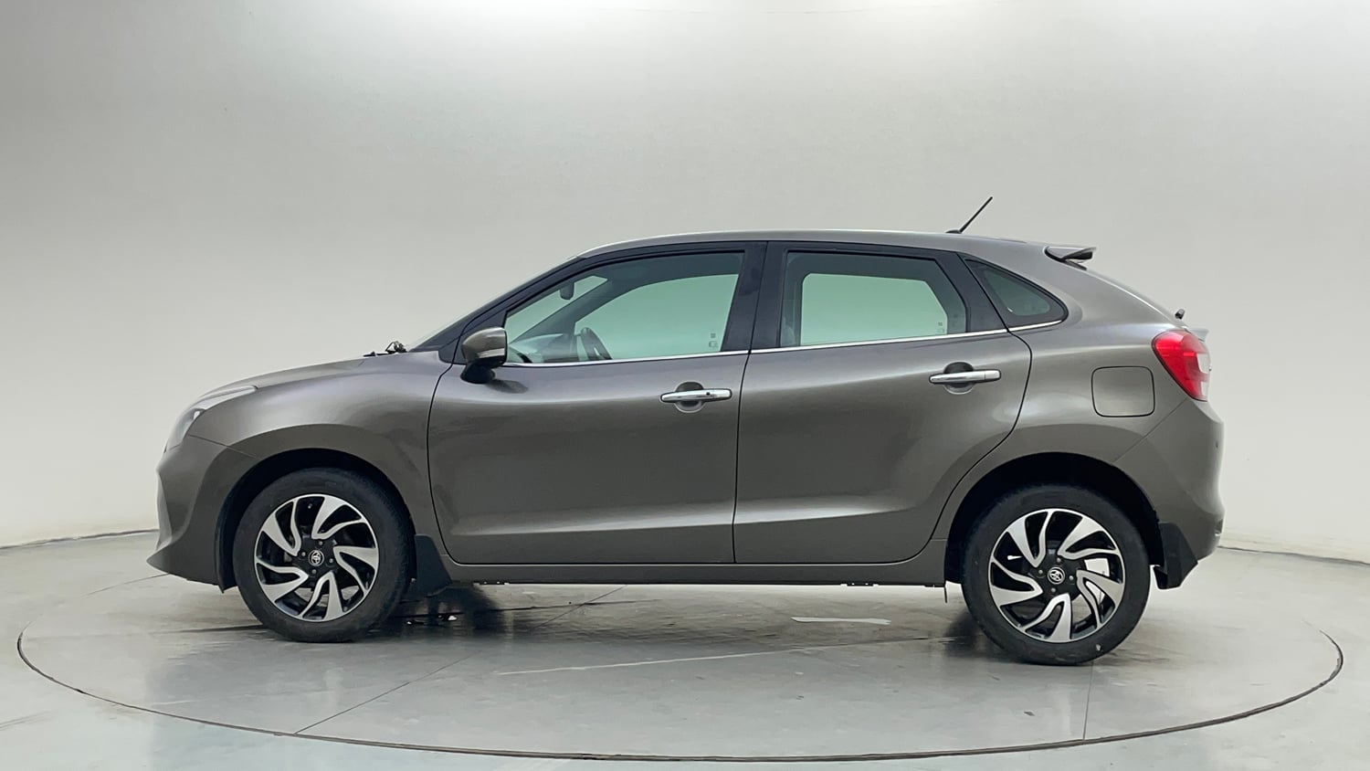 Used 2022 Toyota Glanza V CVT Petrol Automatic exterior LEFT SIDE VIEW