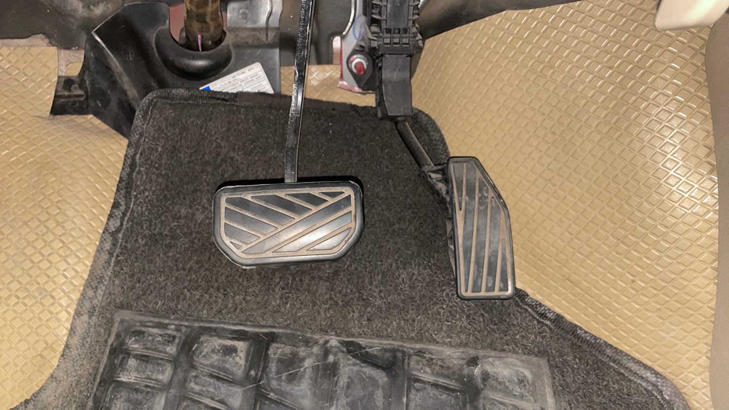 Used 2019 Maruti Suzuki Dzire ZDi Plus AMT Diesel Automatic interior PEDALS VIEW