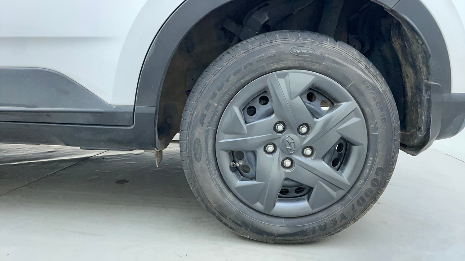 Used 2024 Hyundai Venue SX 1.2 Petrol Petrol Manual tyres LEFT REAR TYRE RIM VIEW
