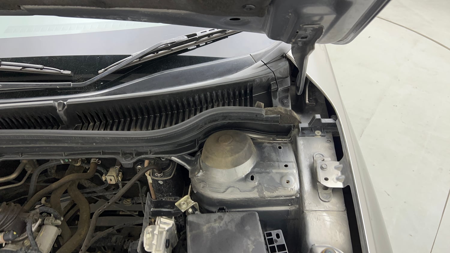 Used 2022 Toyota Urban Cruiser Premium Grade MT Petrol Manual engine ENGINE LEFT SIDE HINGE & APRON VIEW
