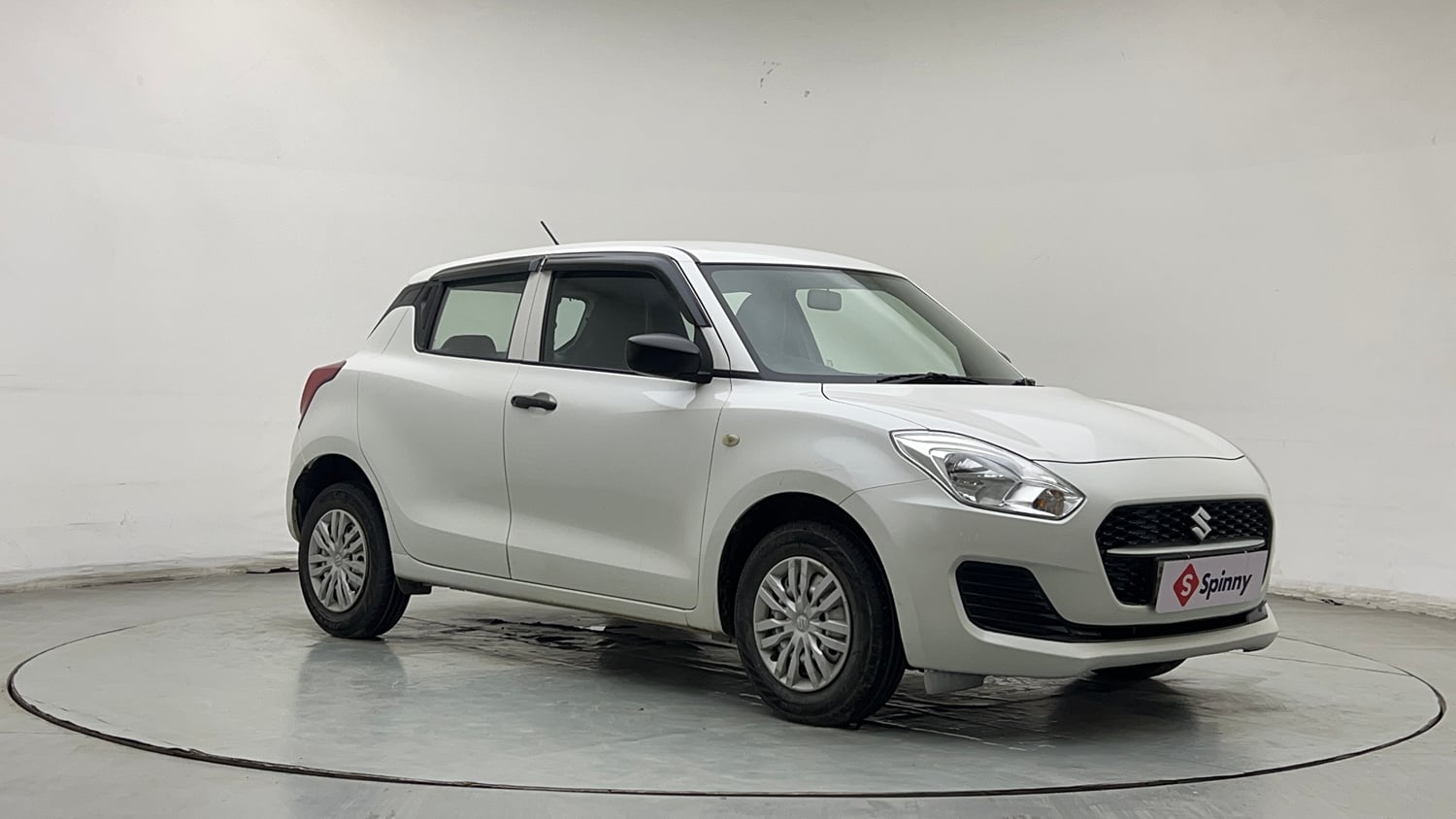 Used 2022 Maruti Suzuki Swift LXi Petrol Manual exterior RIGHT FRONT CORNER VIEW