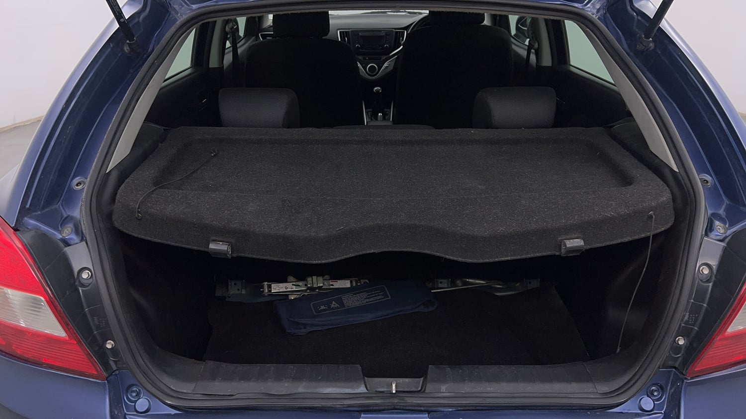 Used 2018 Maruti Suzuki Baleno Zeta 1.2 Petrol Manual interior DICKY INSIDE VIEW