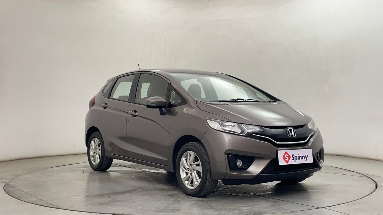 Used 2016 Honda Jazz V Petrol Petrol Manual exterior RIGHT FRONT CORNER VIEW