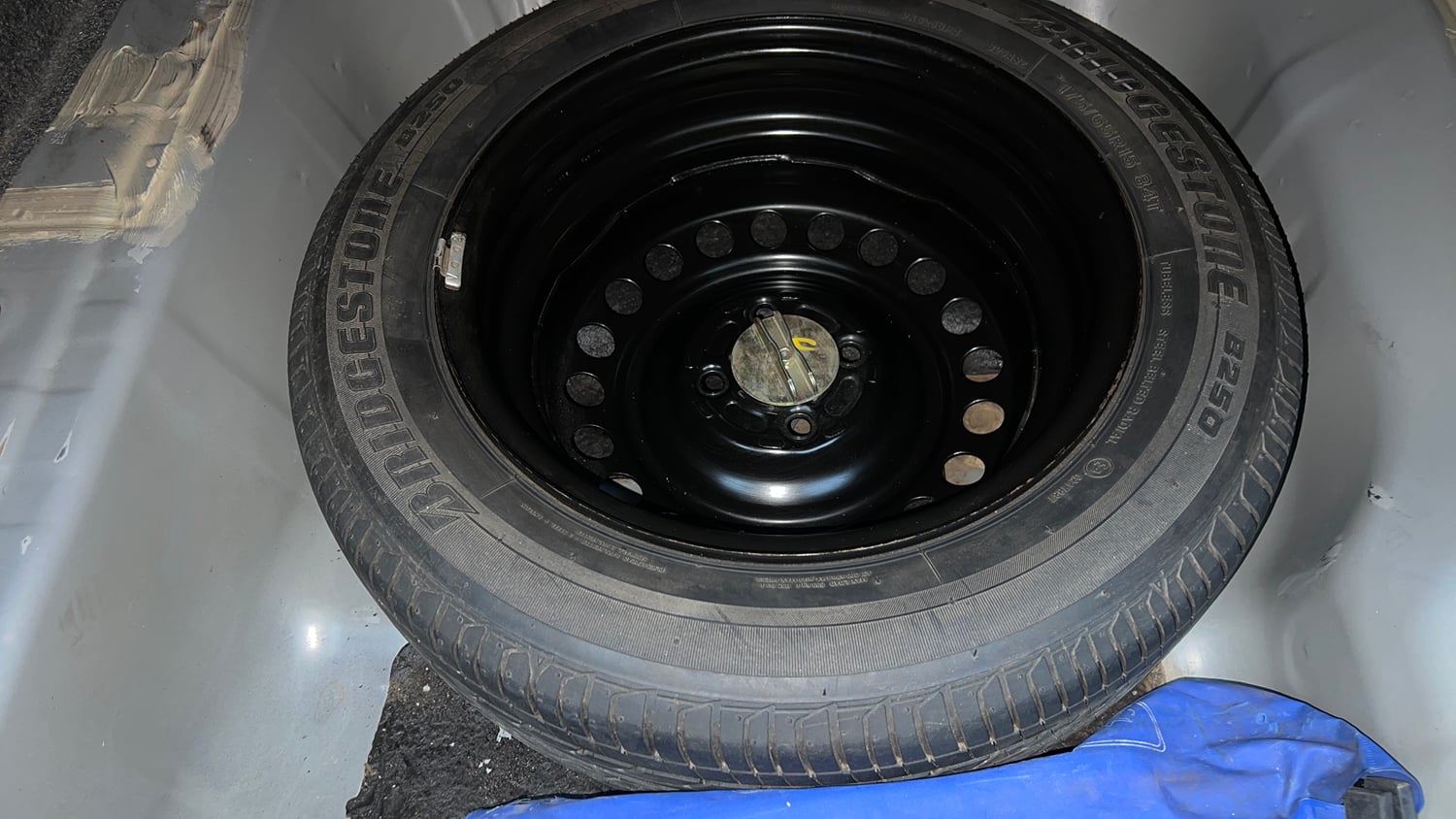 Used 2015 Honda City VX CVT Petrol Automatic tyres SPARE TYRE VIEW
