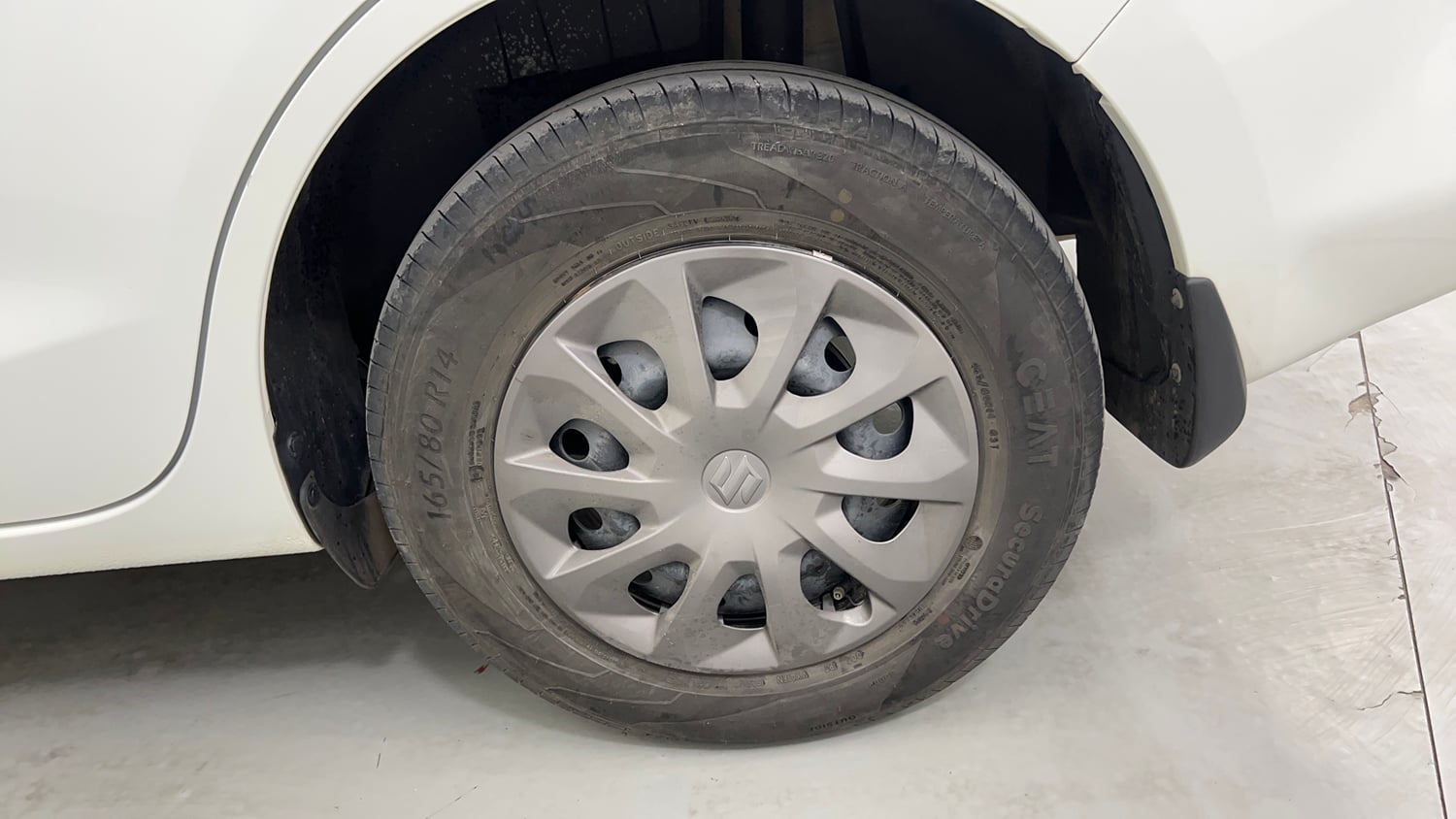 Used 2025 Maruti Suzuki Dzire VXi CNG Cng Manual tyres LEFT REAR TYRE RIM VIEW