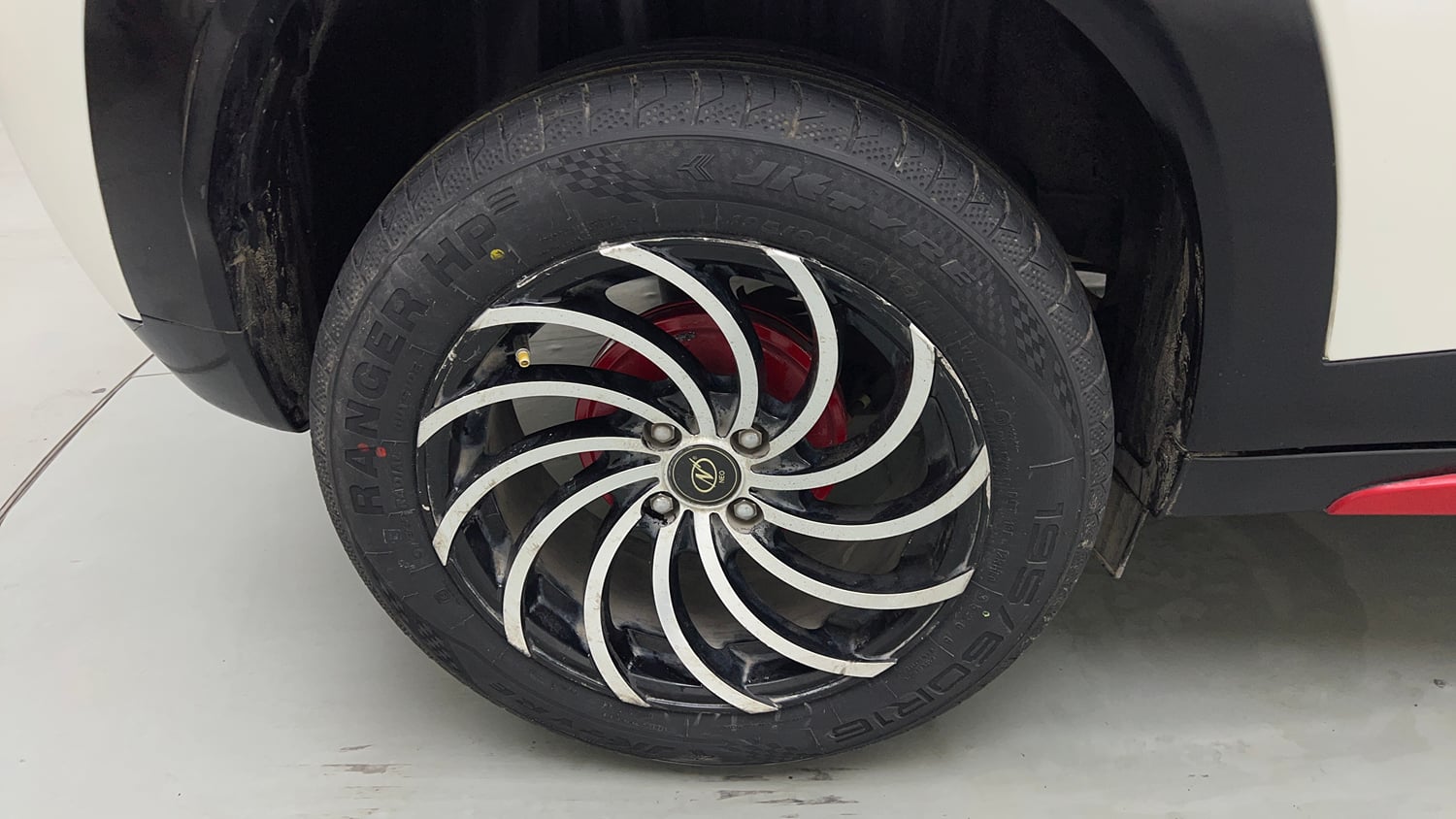 Used 2023 Maruti Suzuki Fronx Delta Plus 1.2L MT Petrol Manual tyres RIGHT REAR TYRE RIM VIEW