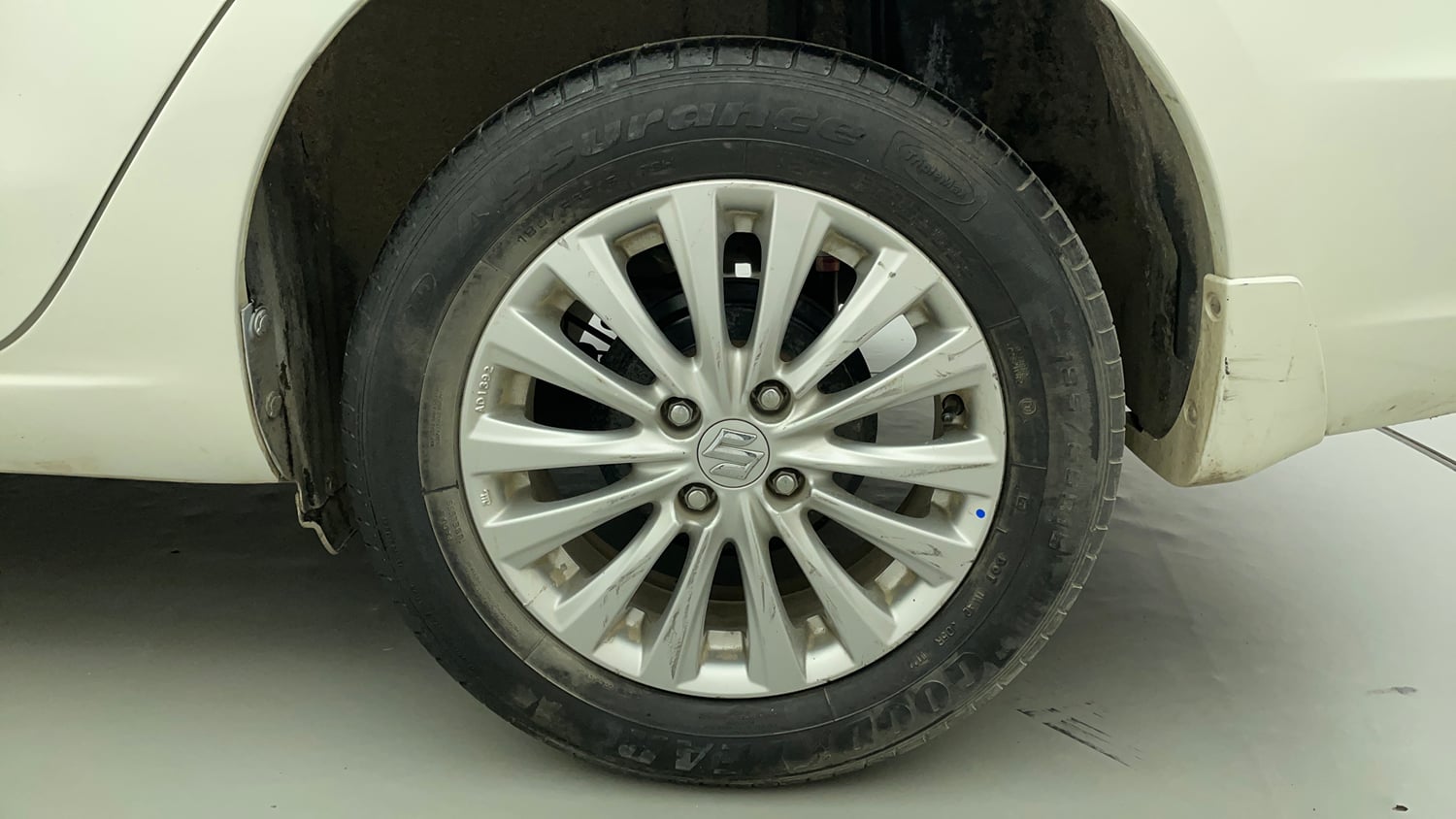 Used 2022 Maruti Suzuki Ciaz Delta 1.5 Petrol Manual tyres LEFT REAR TYRE RIM VIEW