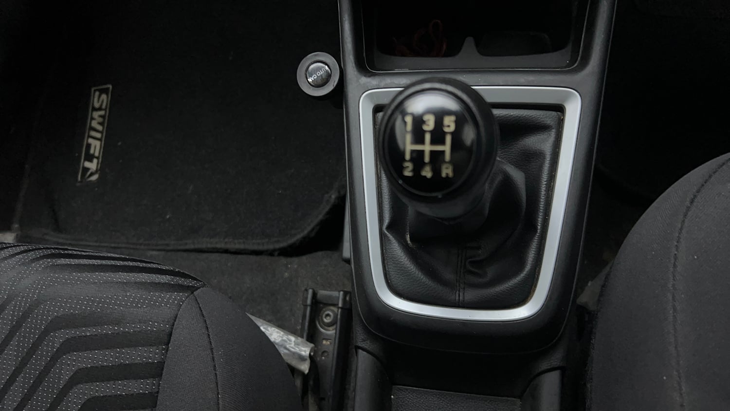 Used 2021 Maruti Suzuki Swift VXi Petrol Manual interior GEAR  KNOB VIEW