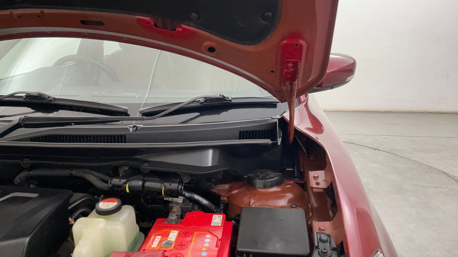 Used 2019 Maruti Suzuki Dzire ZDi Plus AMT Diesel Automatic engine ENGINE LEFT SIDE HINGE & APRON VIEW