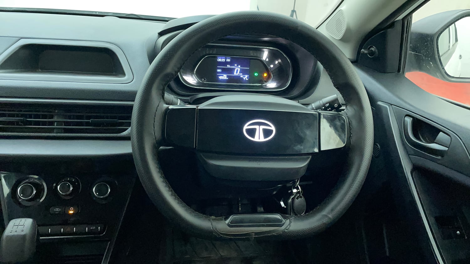Used 2024 Tata Nexon Smart 1.2 Revotron Petrol 5MT Petrol Manual interior STEERING VIEW